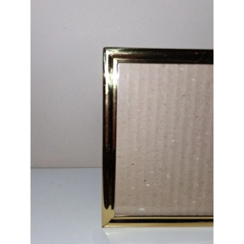 Vintage Gold Tone Picture Frame Fits 6 x 4 Photo Easel Back Desk Frame